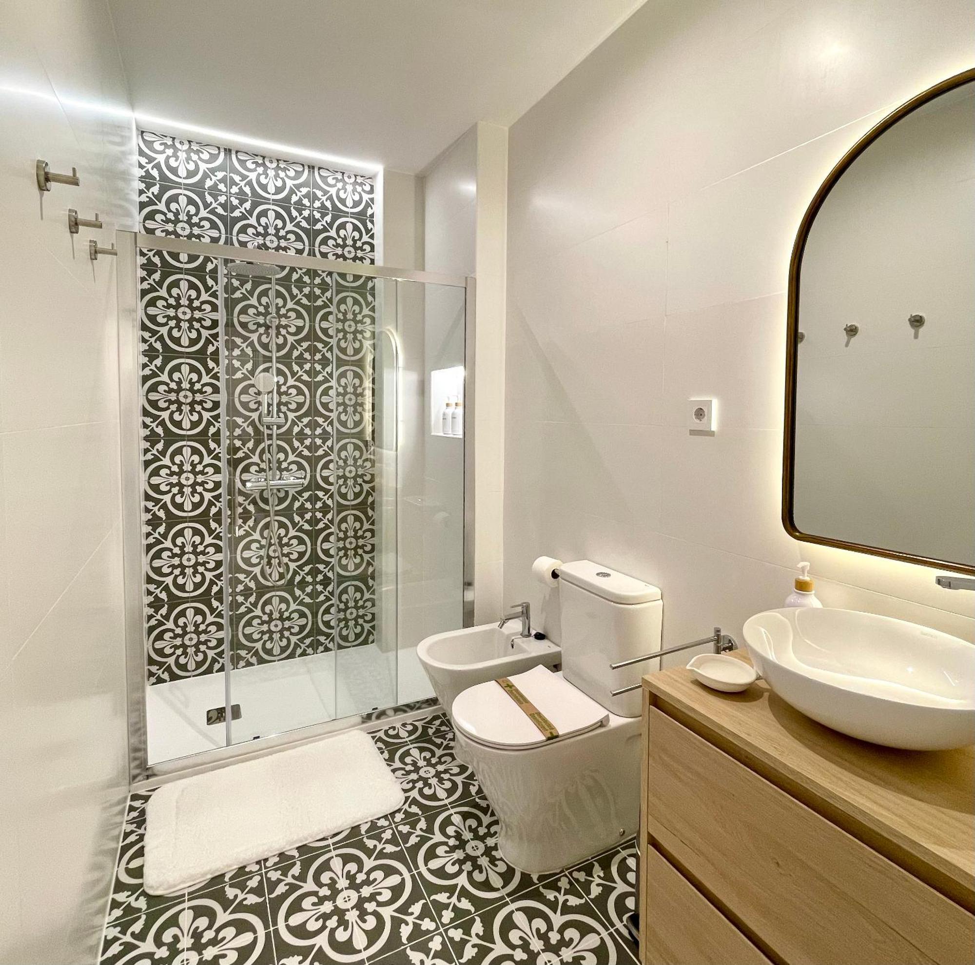 Piso Con Patio, 3 Habitaciones, En La Goleta Appartement Málaga