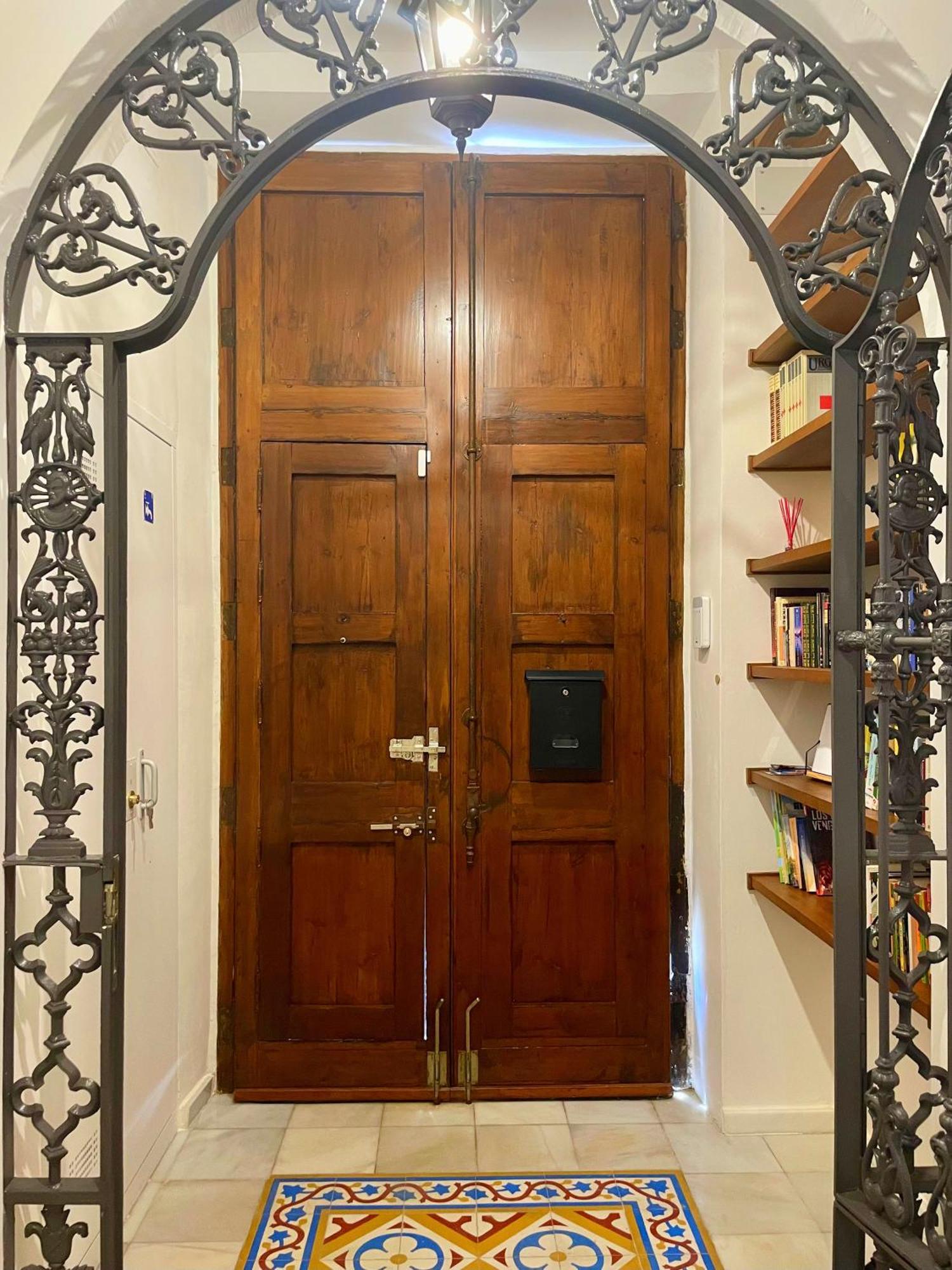 Piso Con Patio, 3 Habitaciones, En La Goleta Appartement *